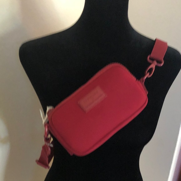 Dagne Dover Bold Red Crossbody Bag - Picture 2 of 13